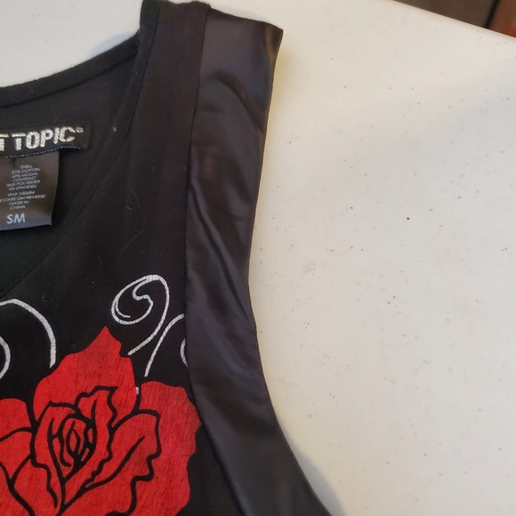 Hot Topic Skull Shirt SM - Picture 7 of 7